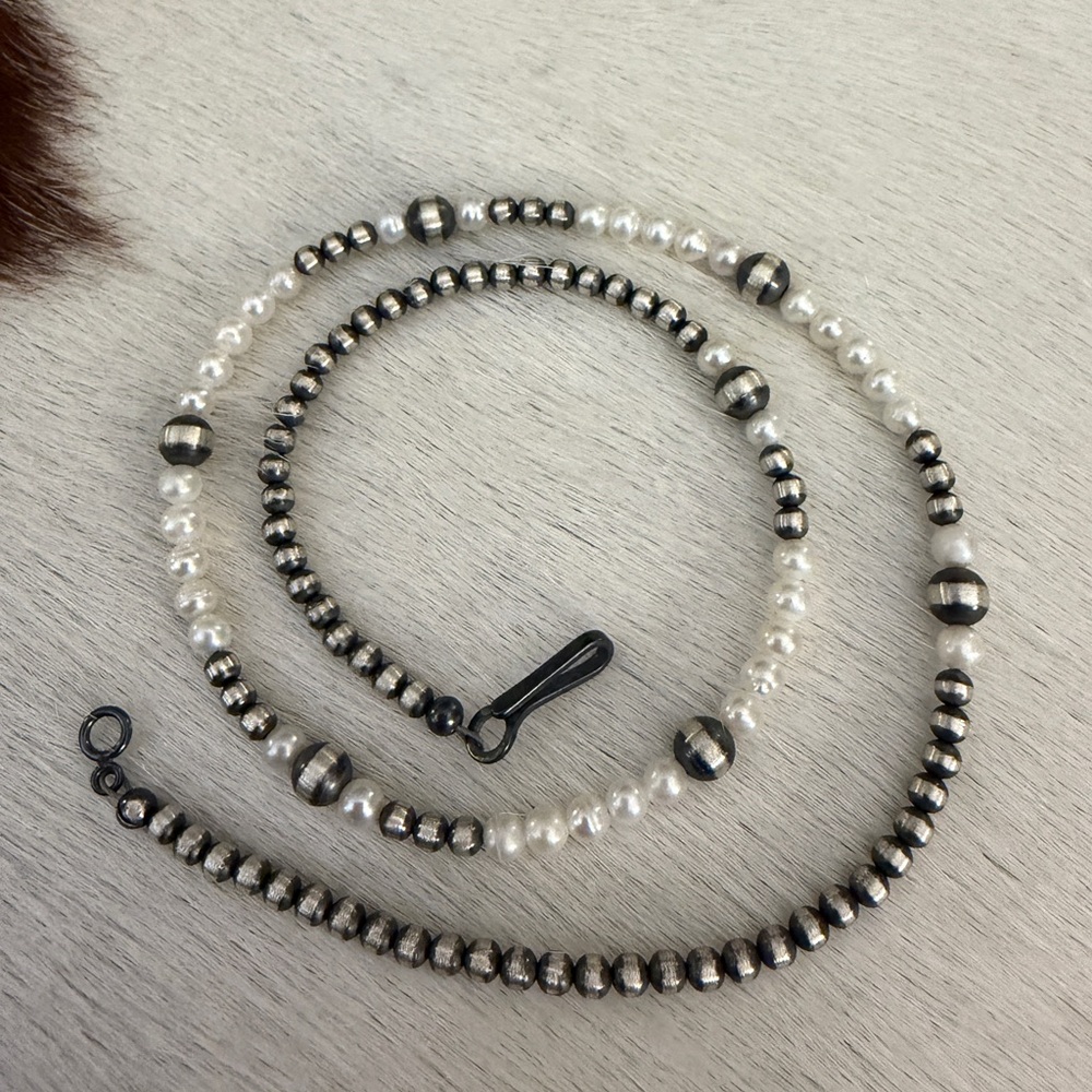 ❤️ 16” 2mm 5mm Desert Pearls & Fresh Water Pearls Native Made Navajo Sterling